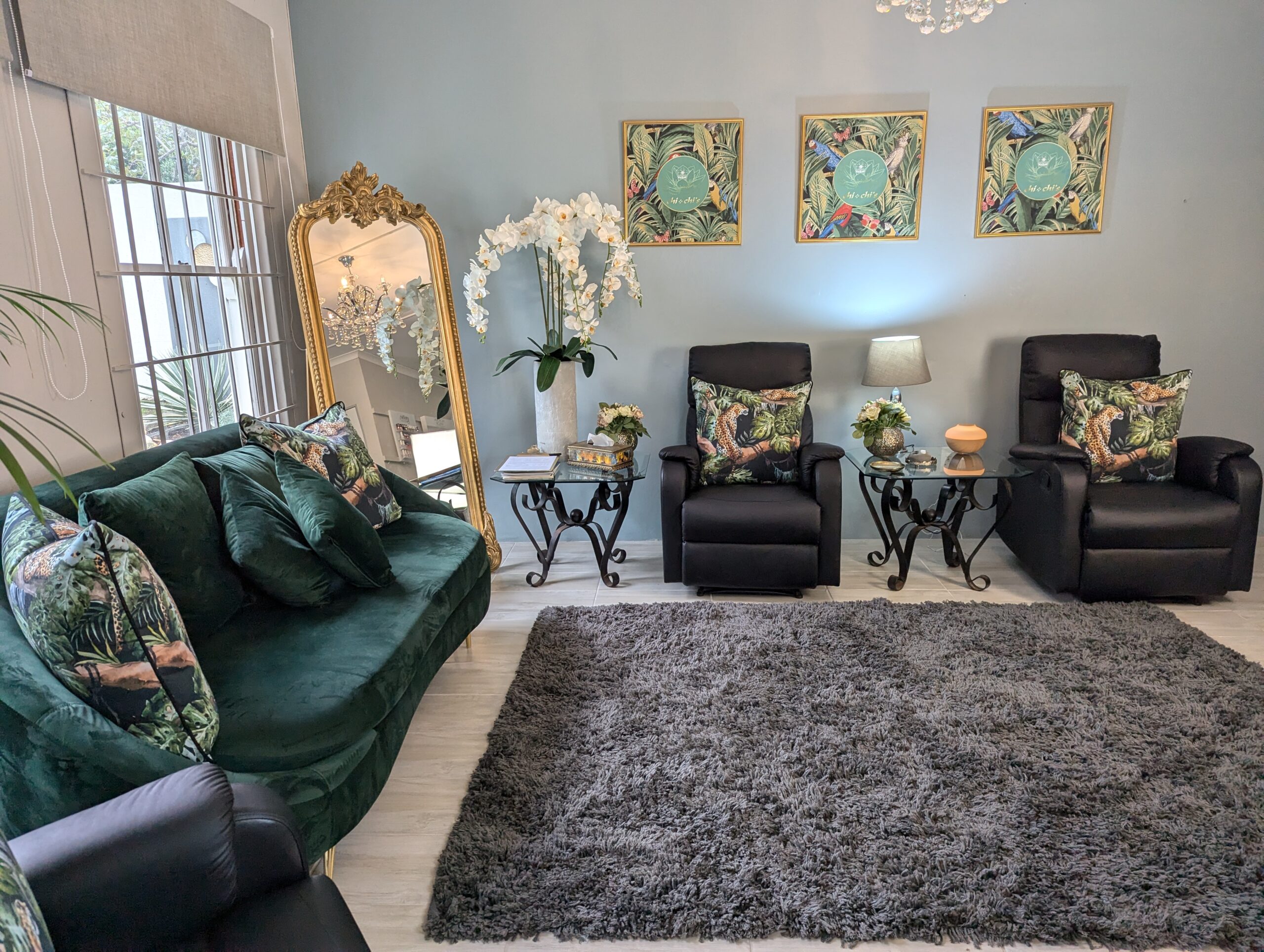 chi chis retreat and spa waiting room area