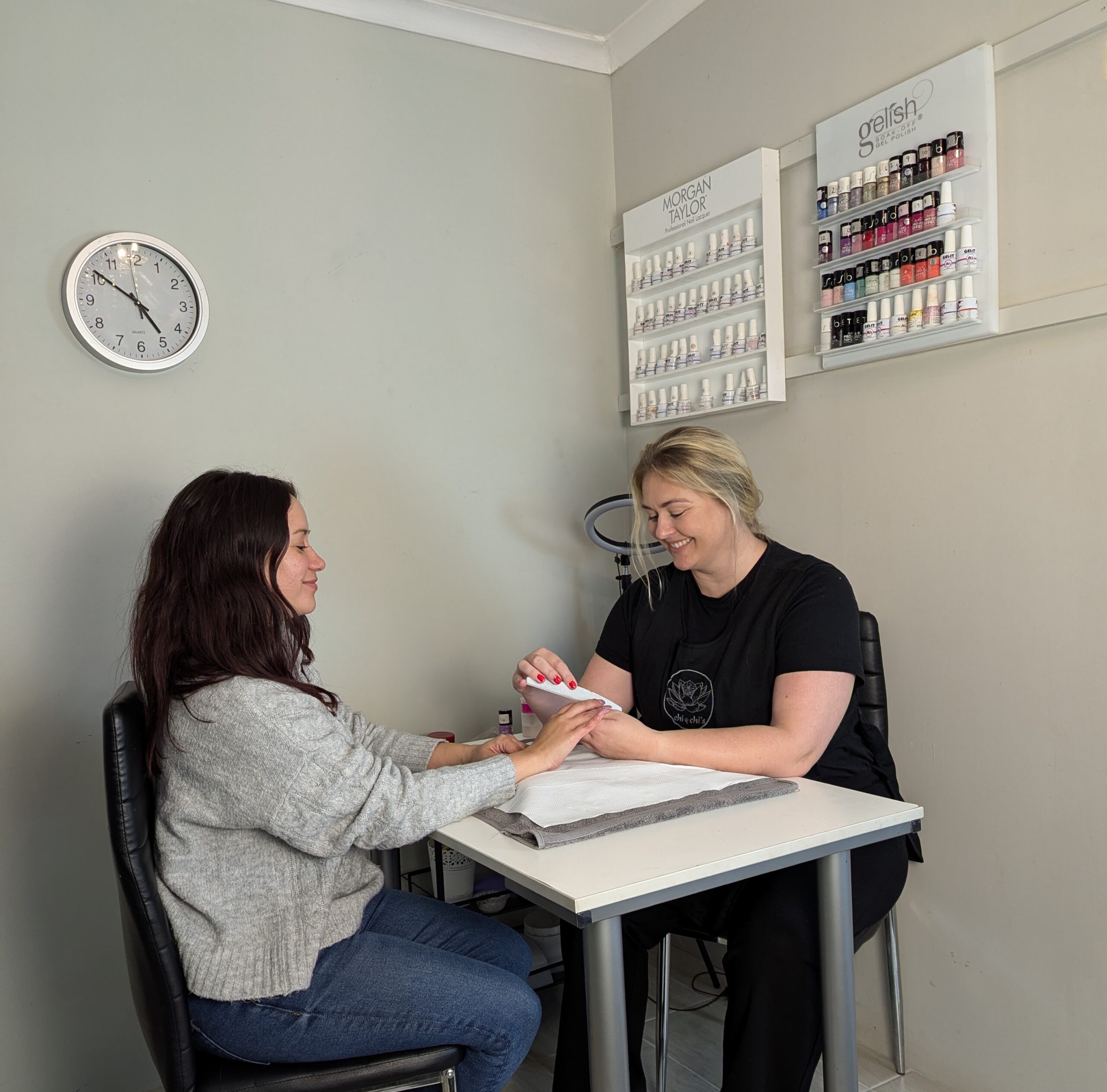 chi chis retreat and spa gel nails